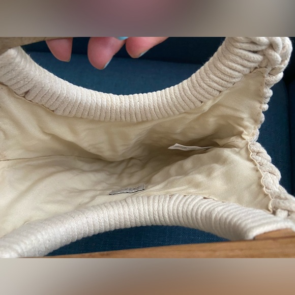 NWOT Crochet Macrame Neutral Cream Boho Handbag Small Purse Wooden Handles - Picture 4 of 10